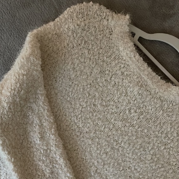 Sadie & Sage white sweater. - Picture 3 of 3